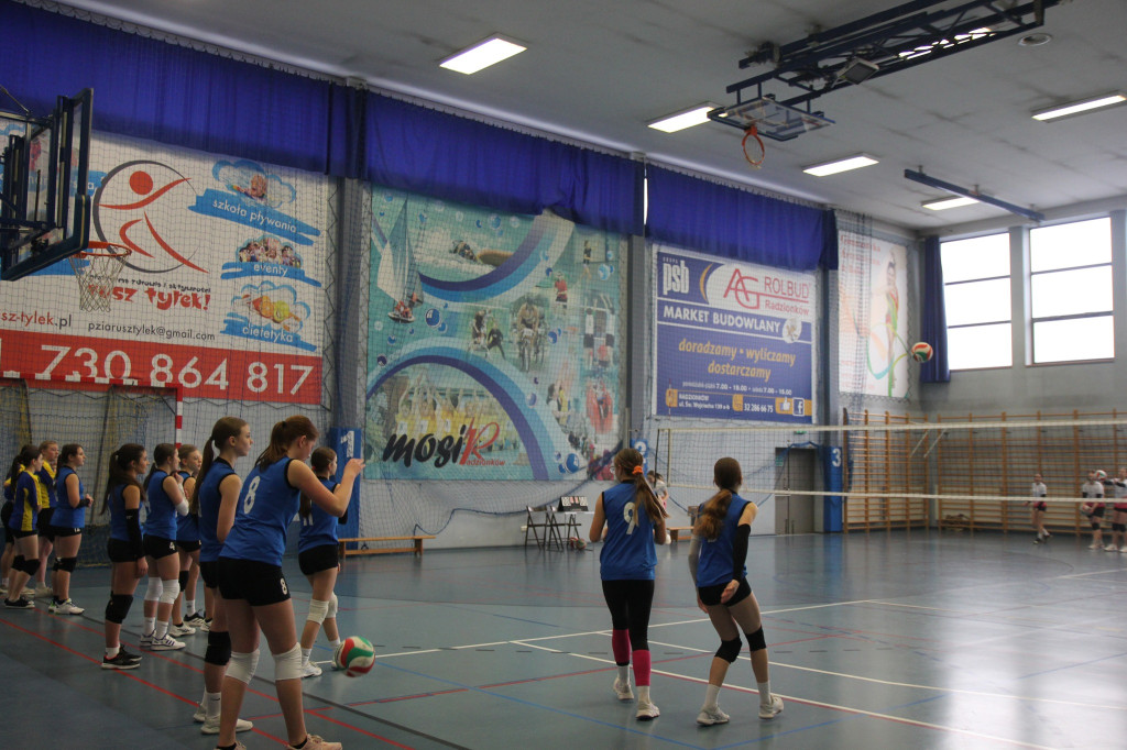 Najlepsi szkolni siatkarze w akcji