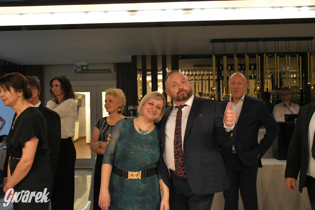 Maturzyści z Chemika zatańczyli swojego poloneza