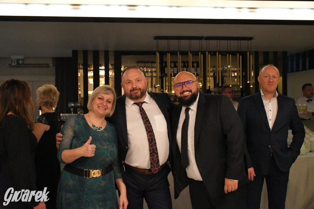 Maturzyści z Chemika zatańczyli swojego poloneza