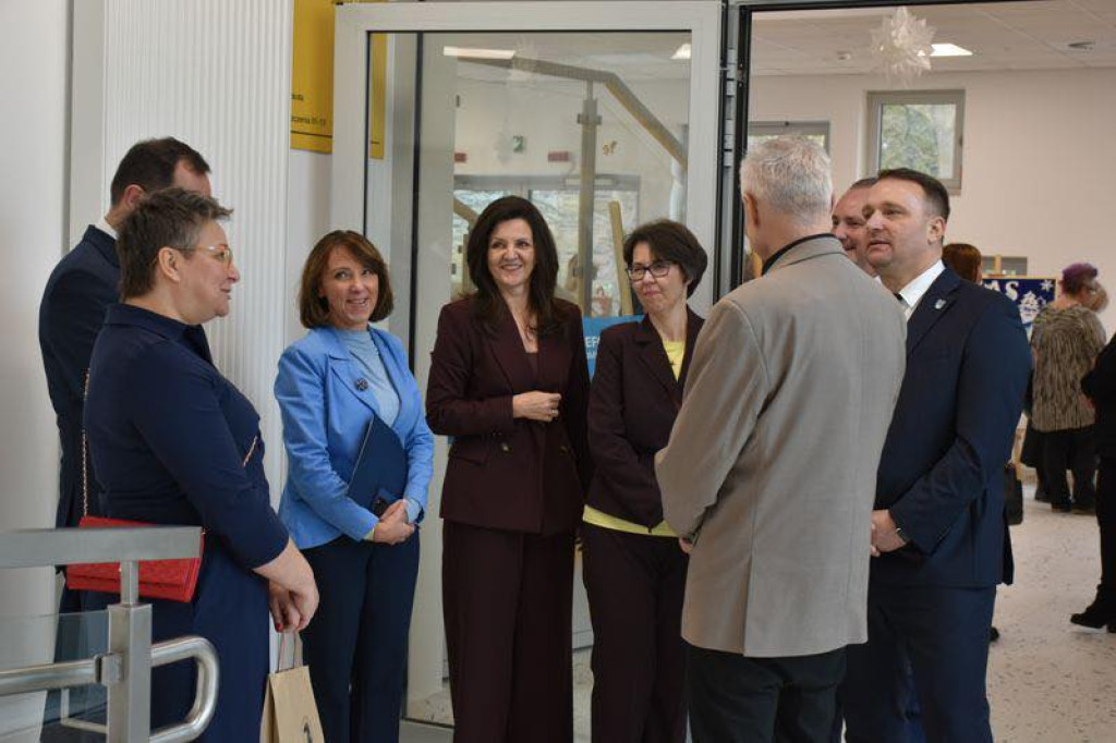 Ministra Nowacka, nauczyciele i rodzice