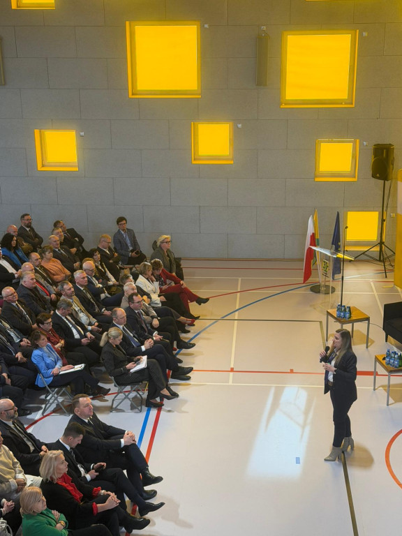 Ministra Nowacka, nauczyciele i rodzice