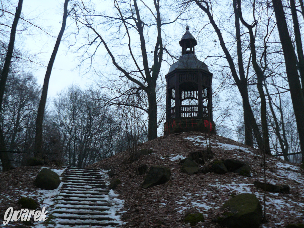Wandalizm w Parku Miejskim. Słaby ten romantyzm