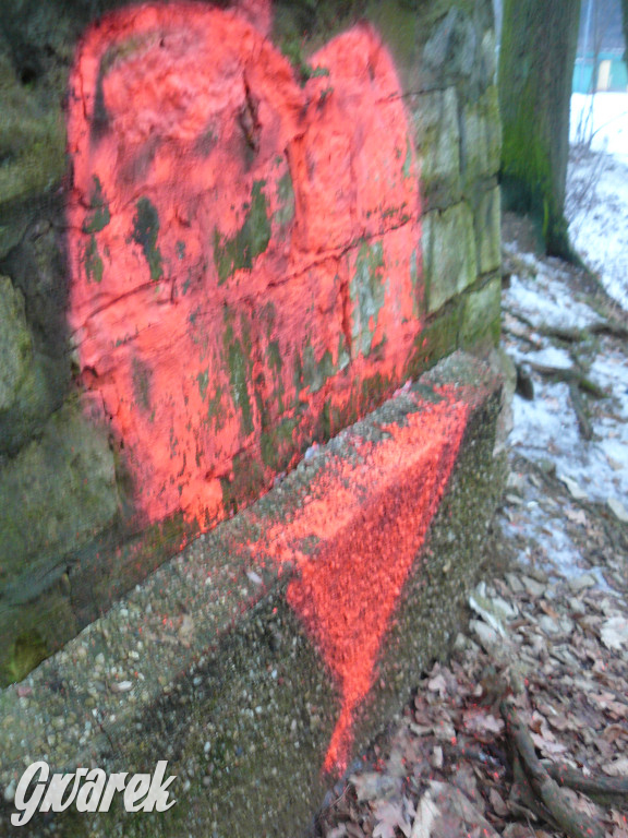 Wandalizm w Parku Miejskim. Słaby ten romantyzm