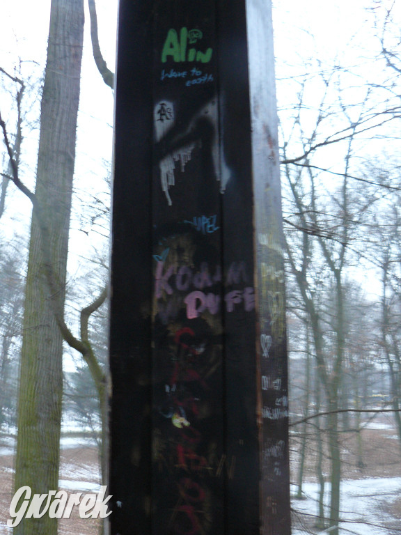 Wandalizm w Parku Miejskim. Słaby ten romantyzm