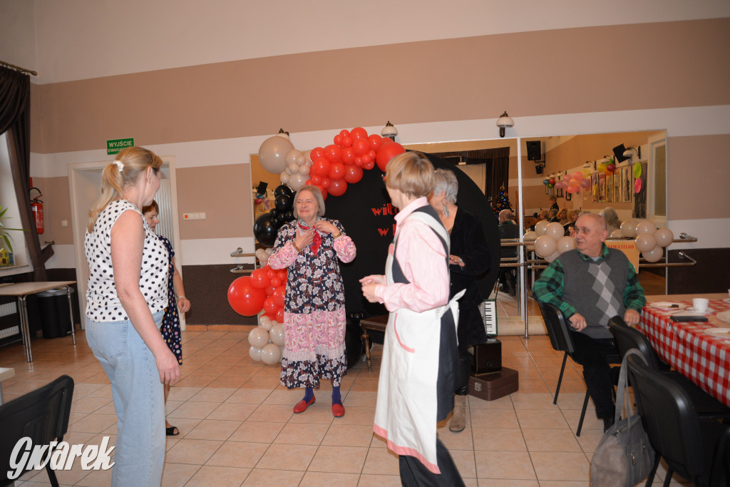 Bal w stylu PRL. Dla seniorów