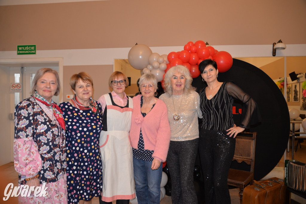 Bal w stylu PRL. Dla seniorów