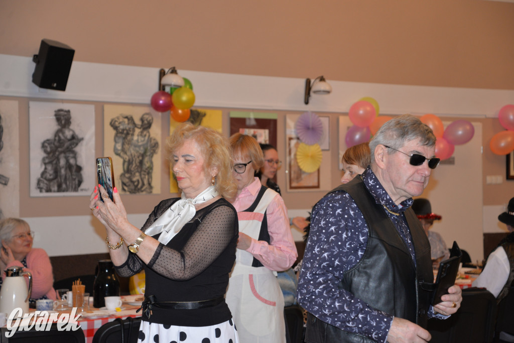 Bal w stylu PRL. Dla seniorów