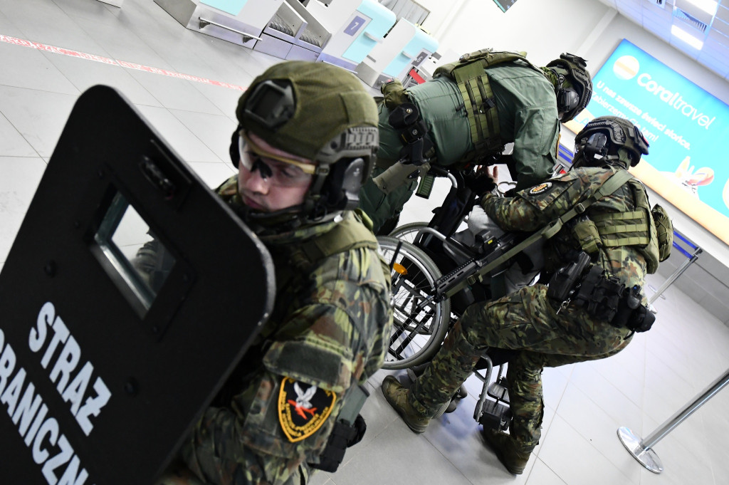 Akcja na lotnisku w Pyrzowicach, awantura i…