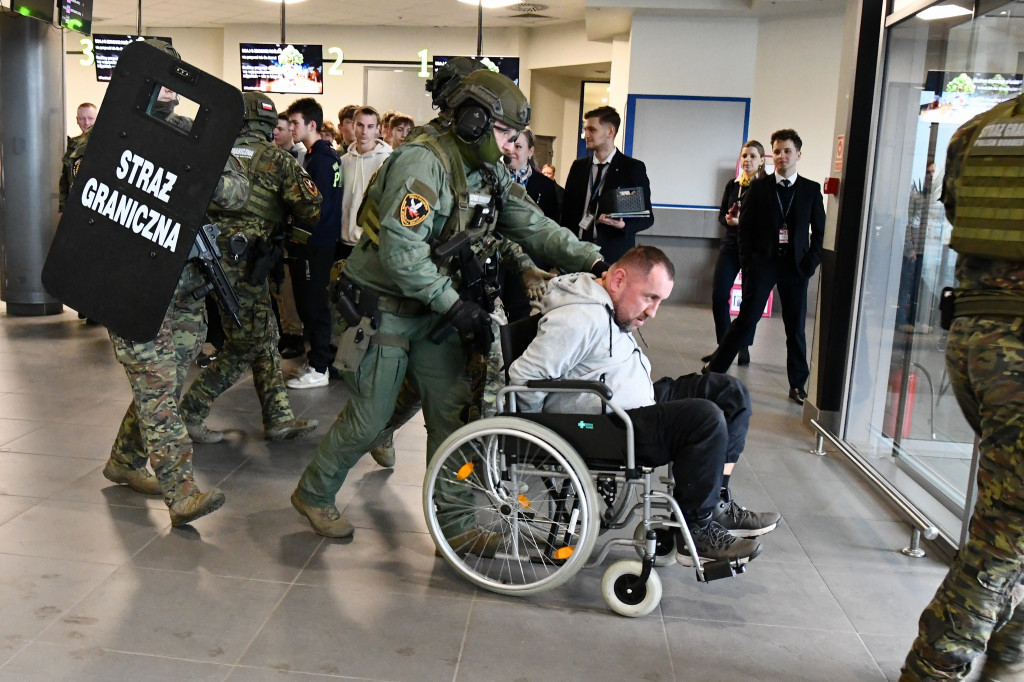 Akcja na lotnisku w Pyrzowicach, awantura i…