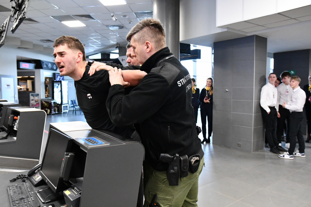 Akcja na lotnisku w Pyrzowicach, awantura i…