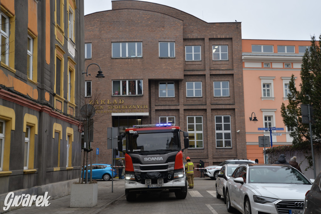 Tarnowskie Góry. Ewakuacja z budynku ZUS-u
