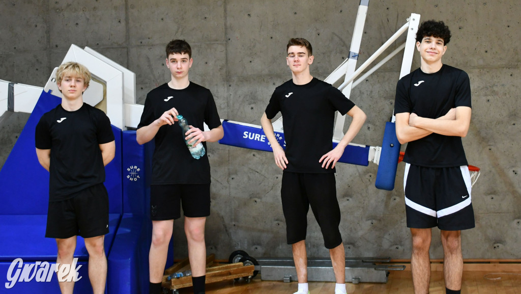 Piłkarze ręczni grali ku pamięci Damiana Chlebosza