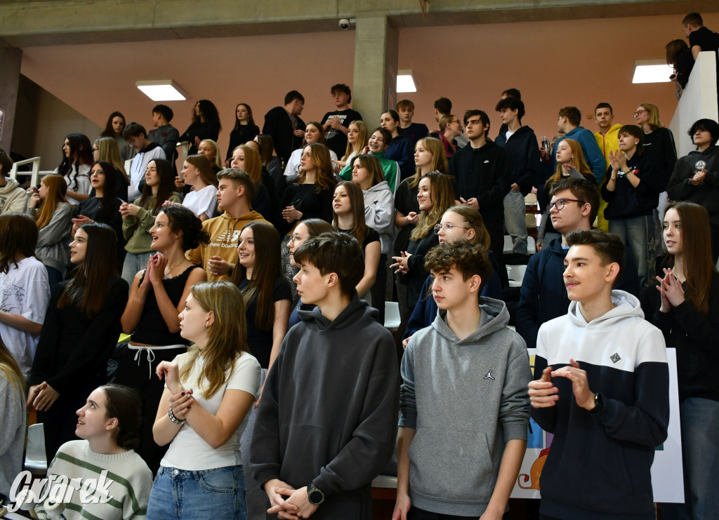 Piłkarze ręczni grali ku pamięci Damiana Chlebosza