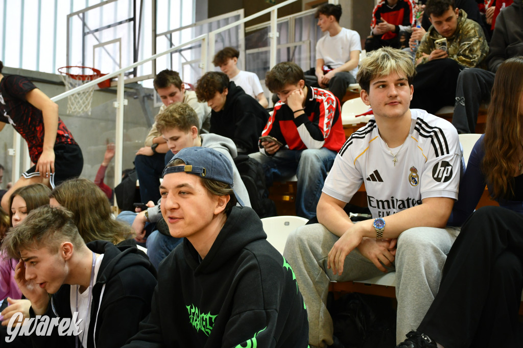 Piłkarze ręczni grali ku pamięci Damiana Chlebosza