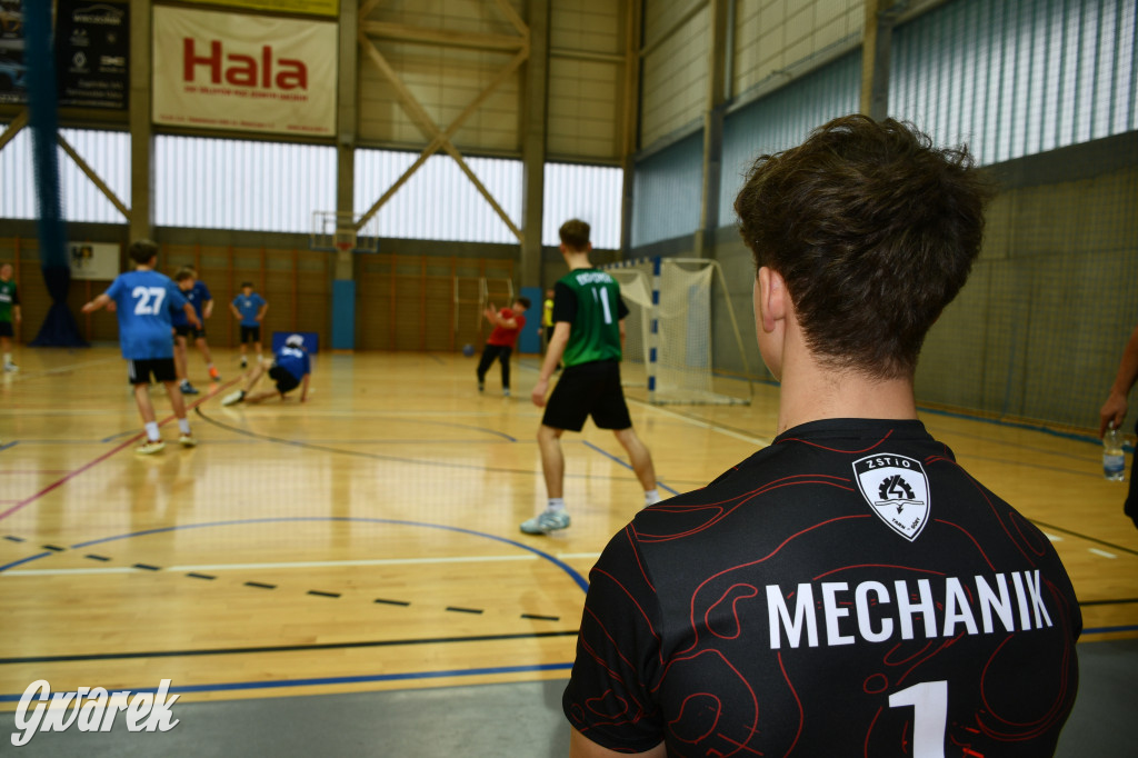 Piłkarze ręczni grali ku pamięci Damiana Chlebosza