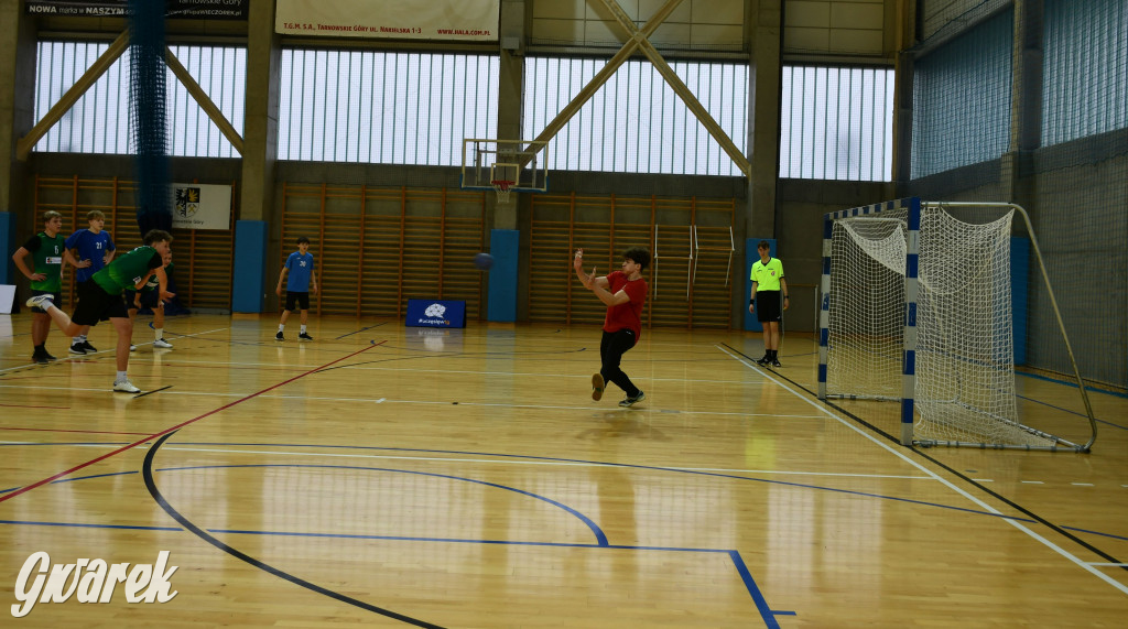 Piłkarze ręczni grali ku pamięci Damiana Chlebosza