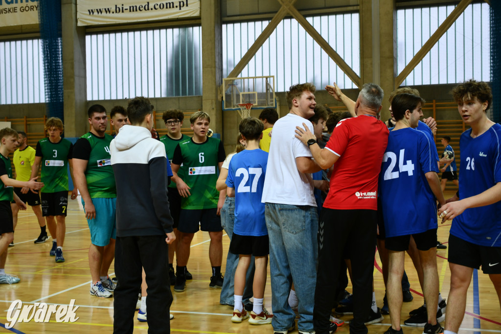 Piłkarze ręczni grali ku pamięci Damiana Chlebosza