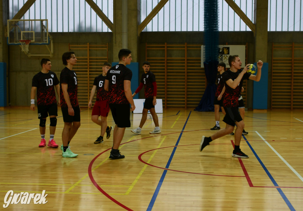 Piłkarze ręczni grali ku pamięci Damiana Chlebosza