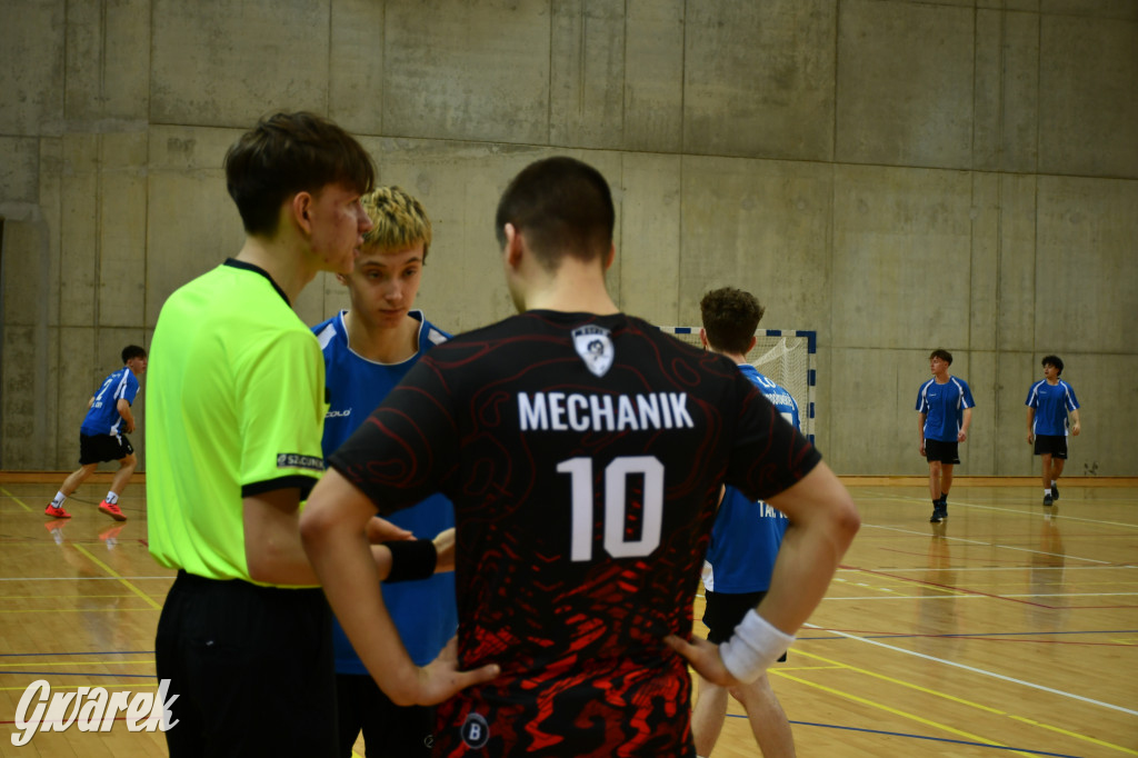 Piłkarze ręczni grali ku pamięci Damiana Chlebosza