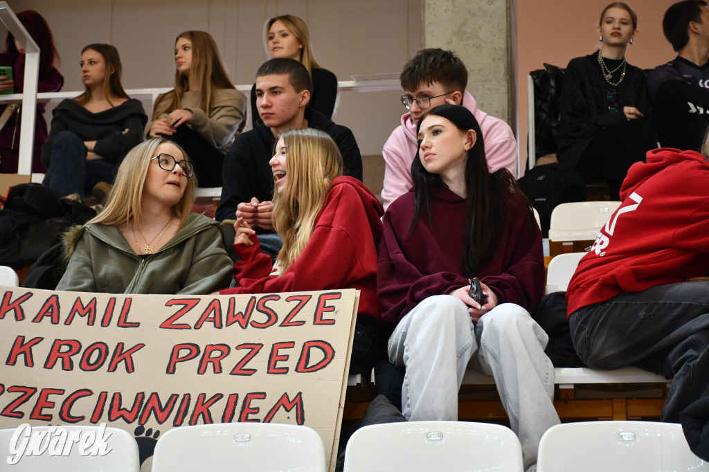 Piłkarze ręczni grali ku pamięci Damiana Chlebosza