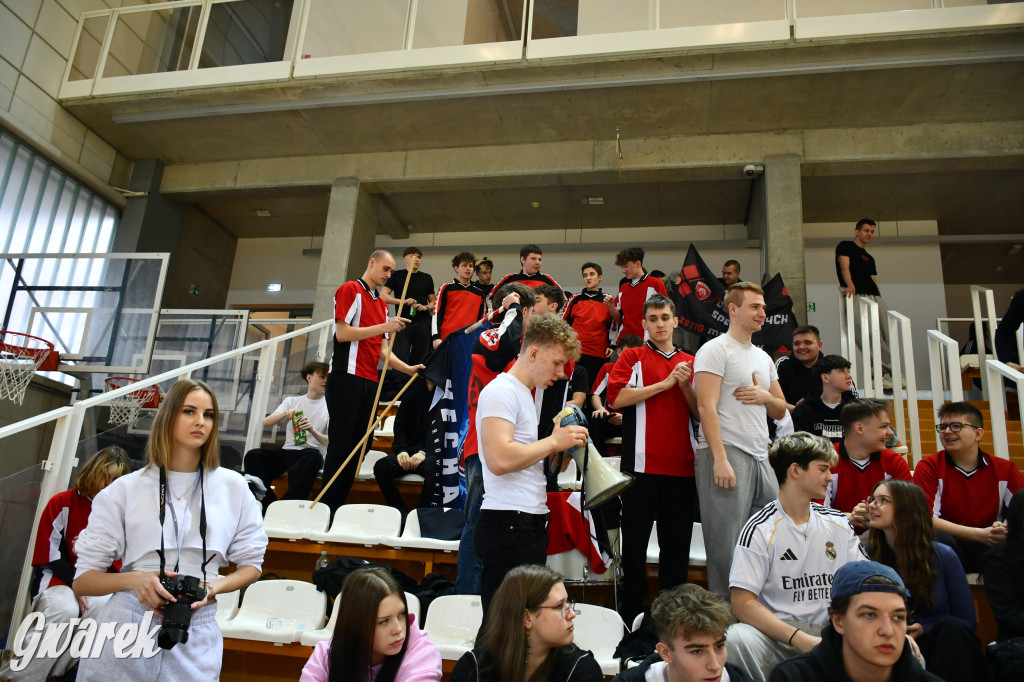 Piłkarze ręczni grali ku pamięci Damiana Chlebosza