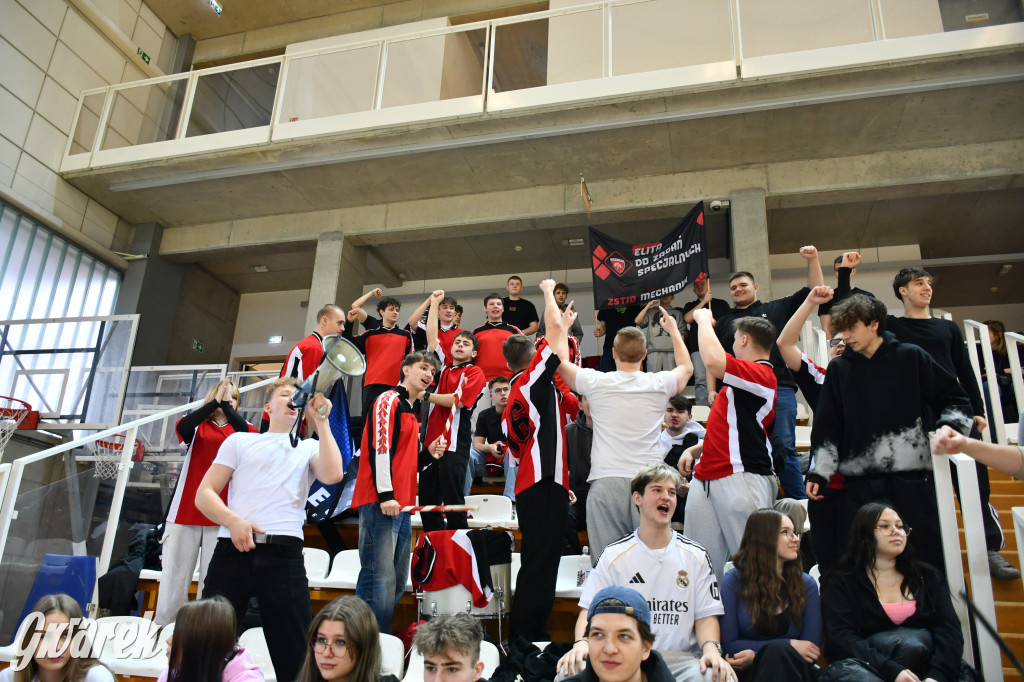 Piłkarze ręczni grali ku pamięci Damiana Chlebosza