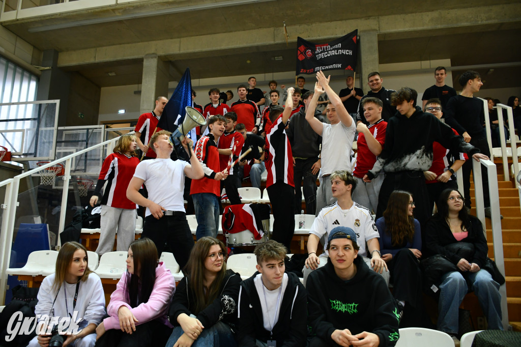 Piłkarze ręczni grali ku pamięci Damiana Chlebosza