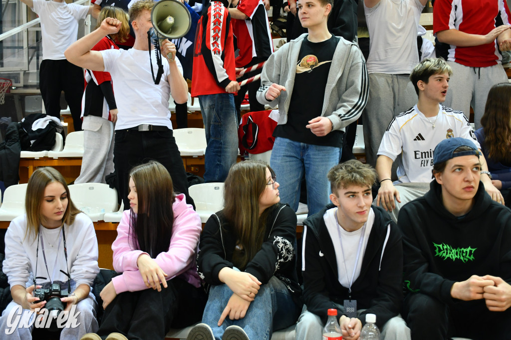 Piłkarze ręczni grali ku pamięci Damiana Chlebosza