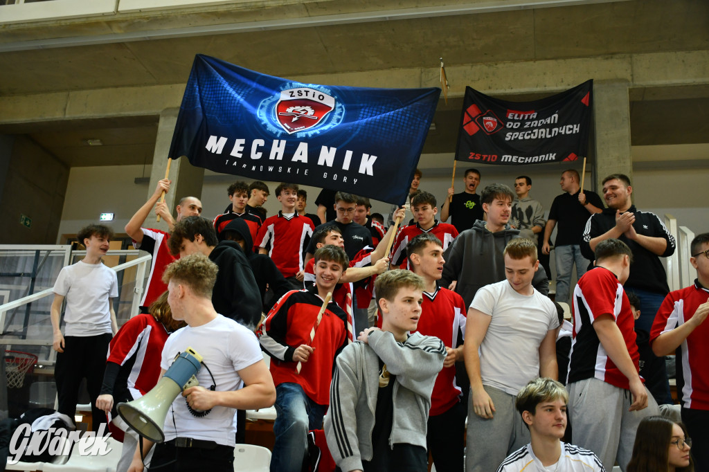 Piłkarze ręczni grali ku pamięci Damiana Chlebosza