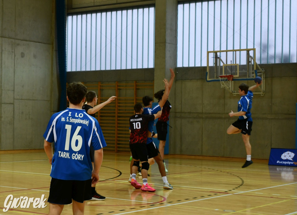 Piłkarze ręczni grali ku pamięci Damiana Chlebosza