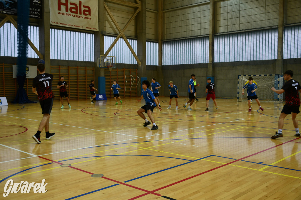 Piłkarze ręczni grali ku pamięci Damiana Chlebosza