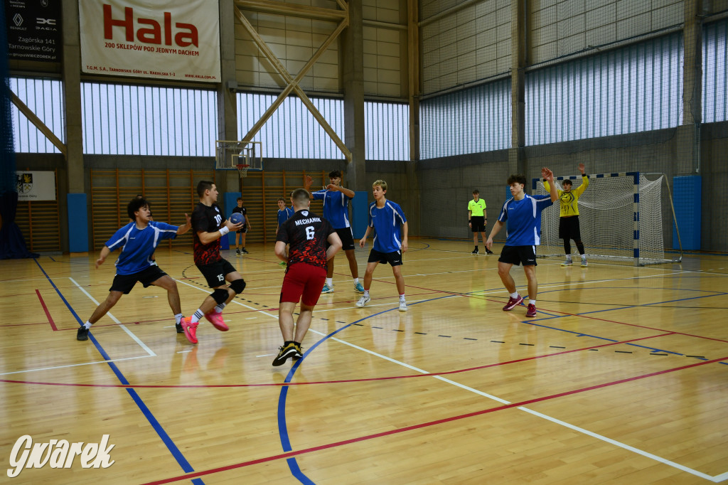 Piłkarze ręczni grali ku pamięci Damiana Chlebosza