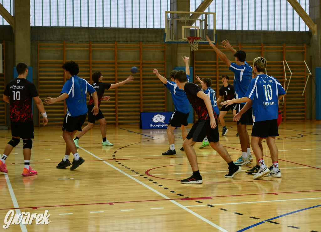 Piłkarze ręczni grali ku pamięci Damiana Chlebosza