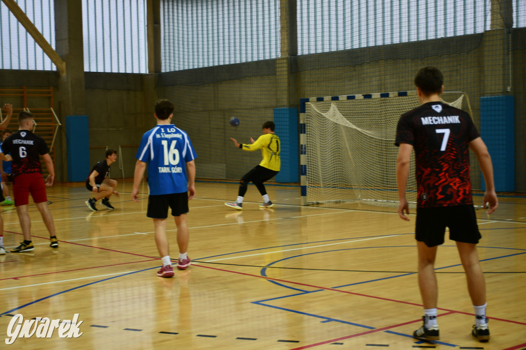 Piłkarze ręczni grali ku pamięci Damiana Chlebosza