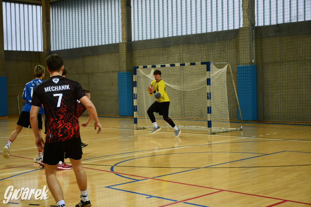 Piłkarze ręczni grali ku pamięci Damiana Chlebosza