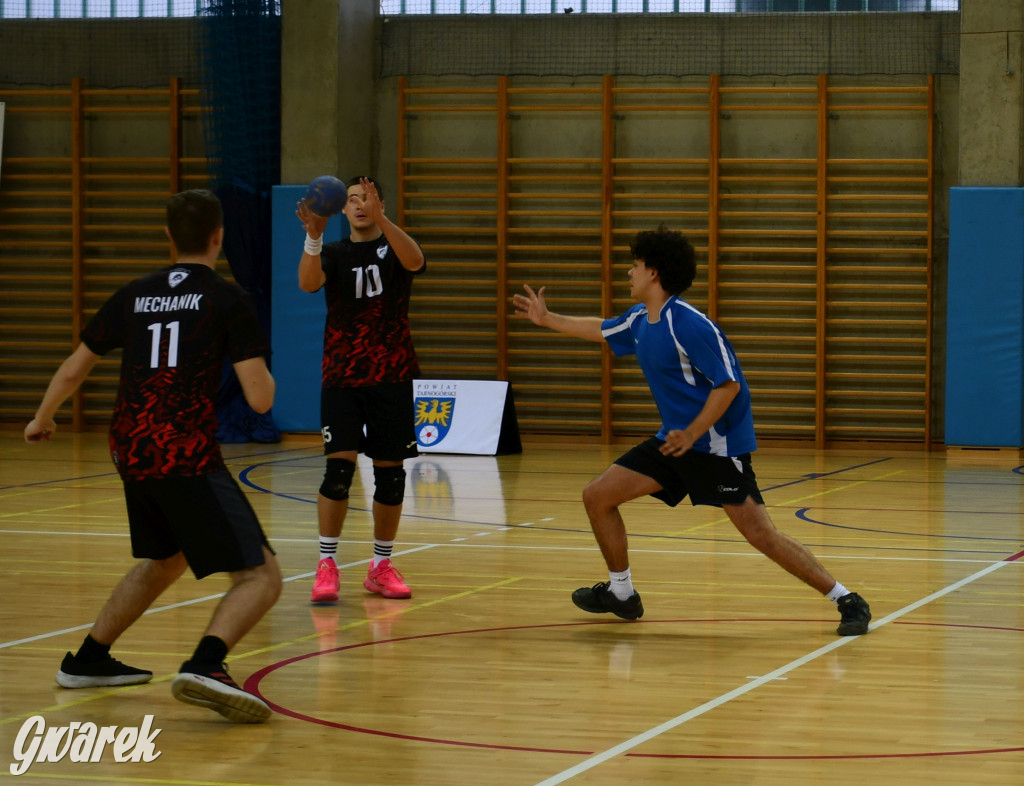 Piłkarze ręczni grali ku pamięci Damiana Chlebosza