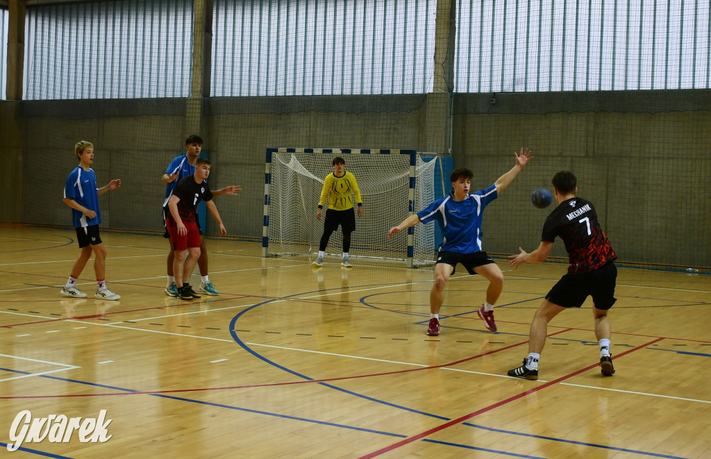 Piłkarze ręczni grali ku pamięci Damiana Chlebosza