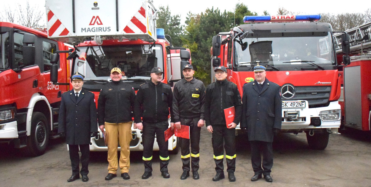 Pożegnanie strażackich emerytów. Wody nie zabrakło!