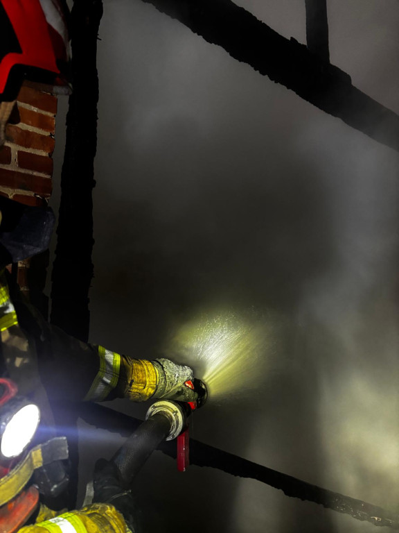 Z pożarem walczyło 30 strażaków