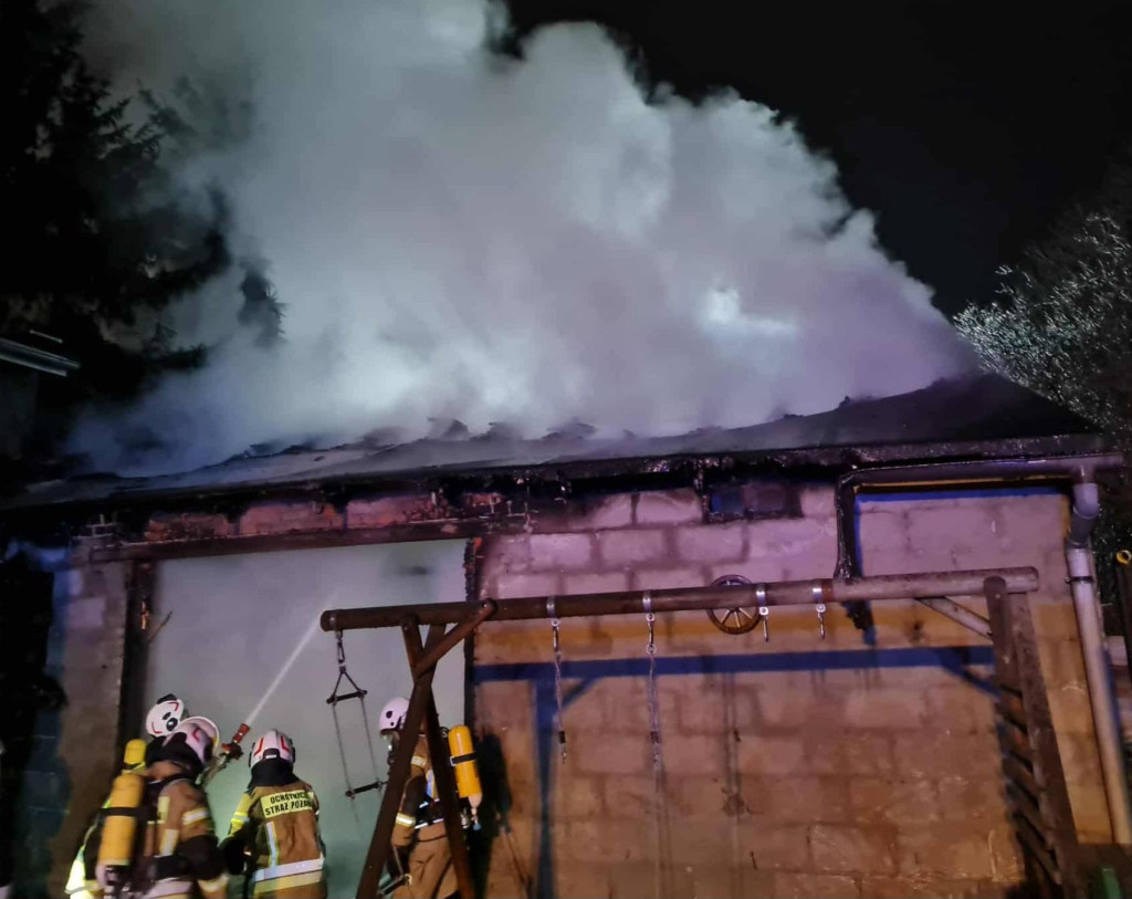 Z pożarem walczyło 30 strażaków