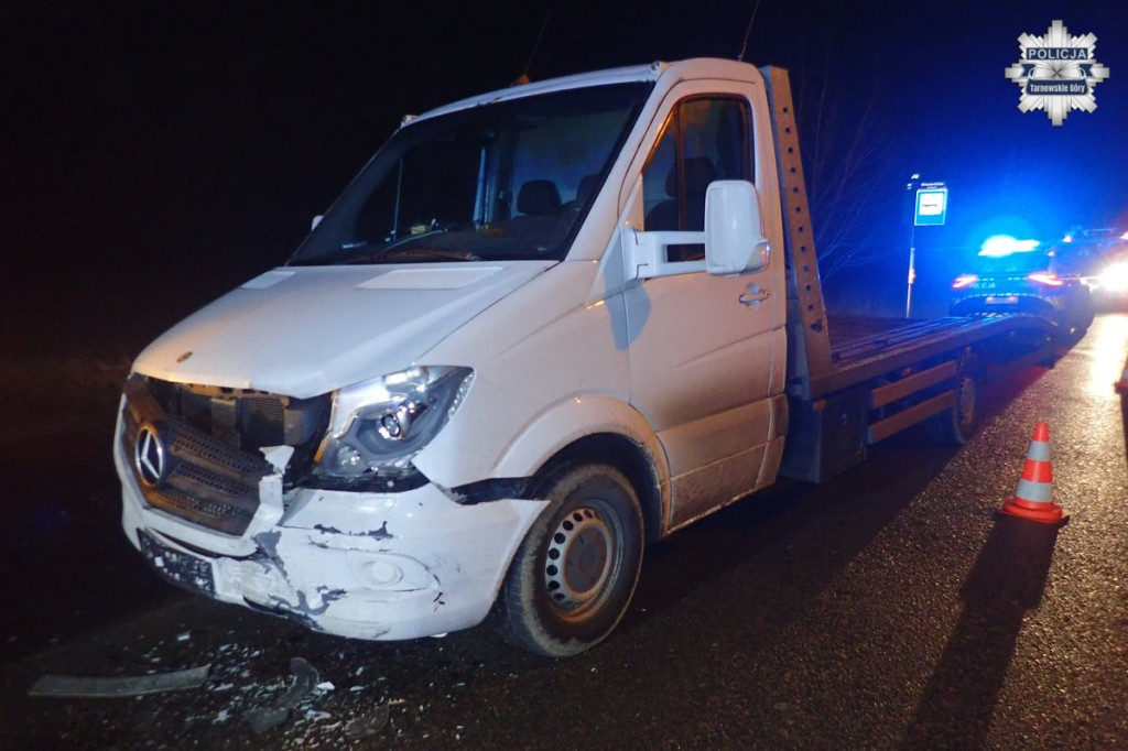 Powiat tarnogórski. Zderzenie Mercedesów na skrzyżowaniu