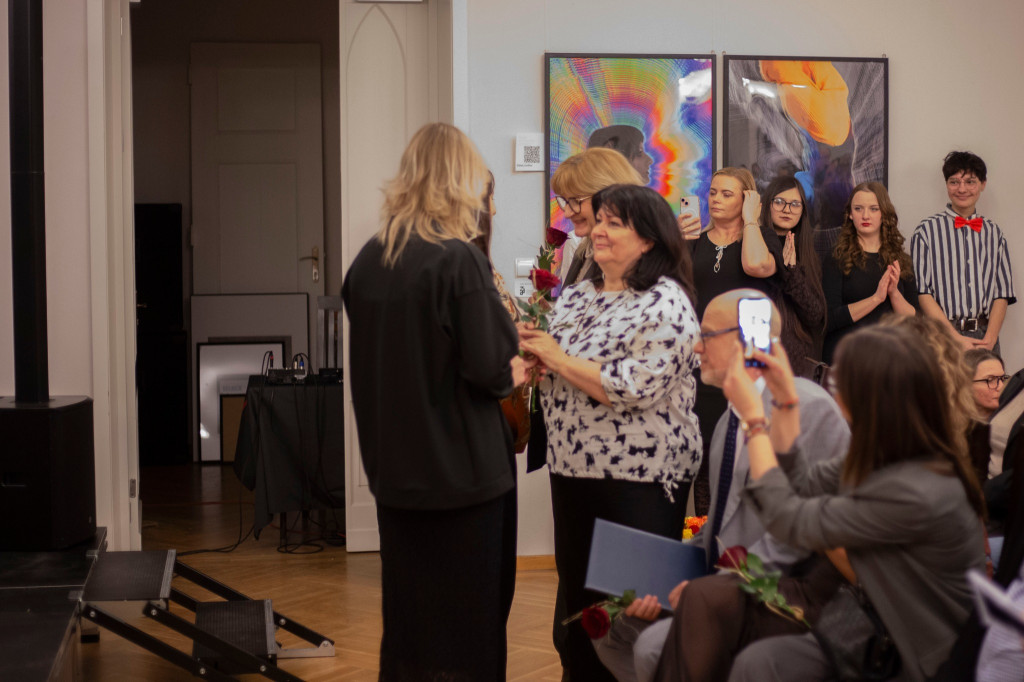 Zdolna młodzież. Dwie wystawy w pałacu