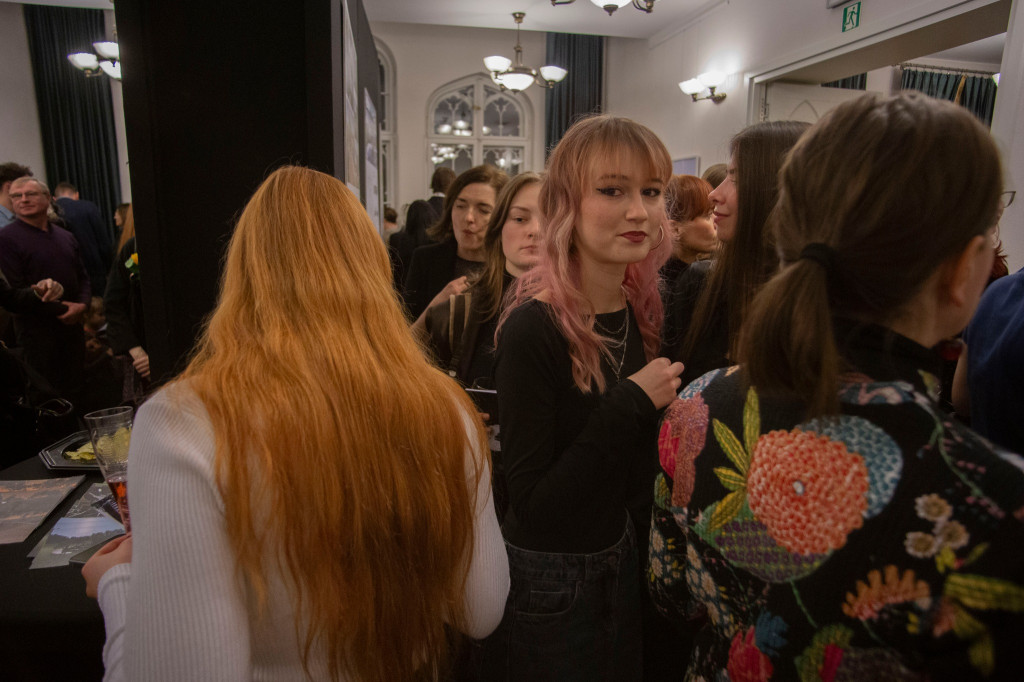 Zdolna młodzież. Dwie wystawy w pałacu