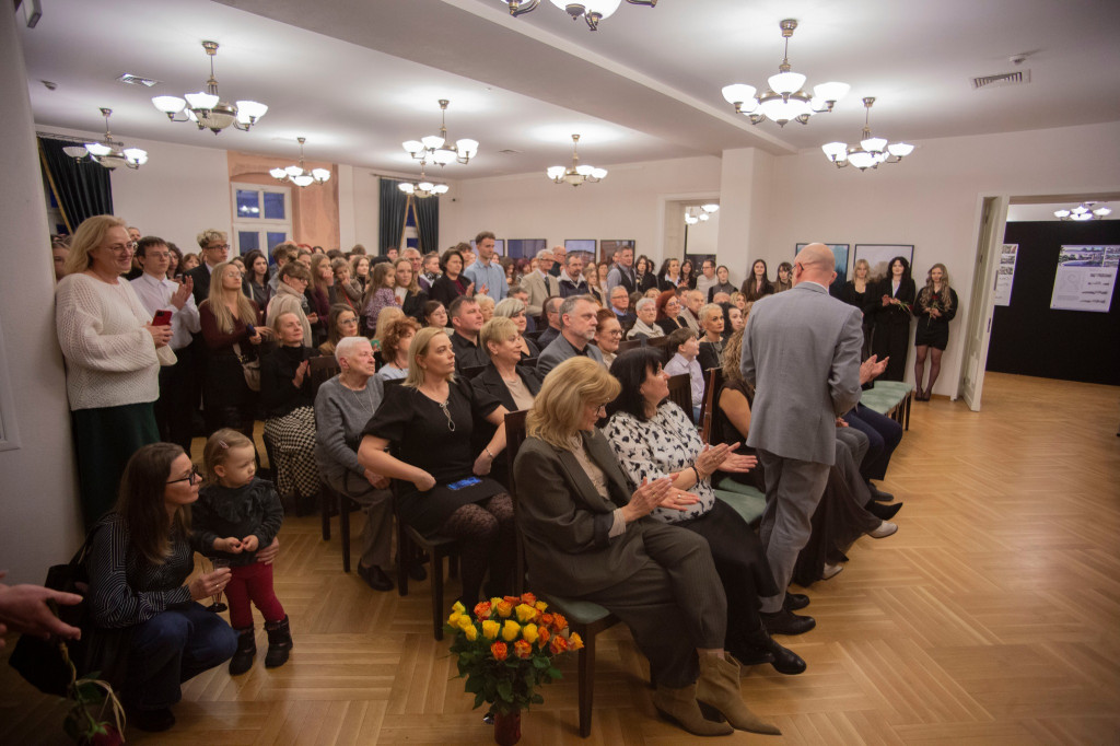 Zdolna młodzież. Dwie wystawy w pałacu