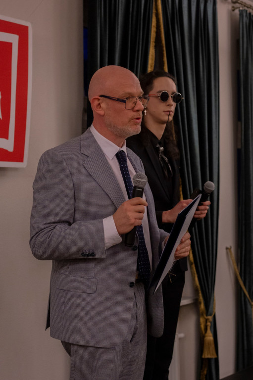 Zdolna młodzież. Dwie wystawy w pałacu