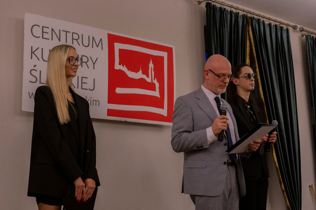 Zdolna młodzież. Dwie wystawy w pałacu