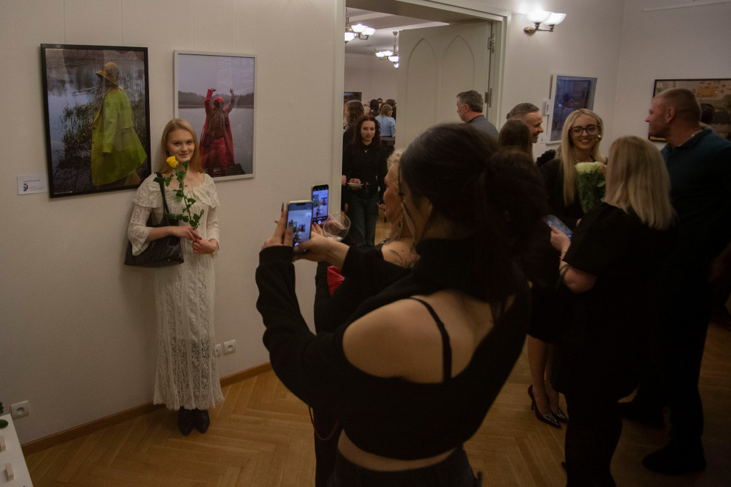 Zdolna młodzież. Dwie wystawy w pałacu