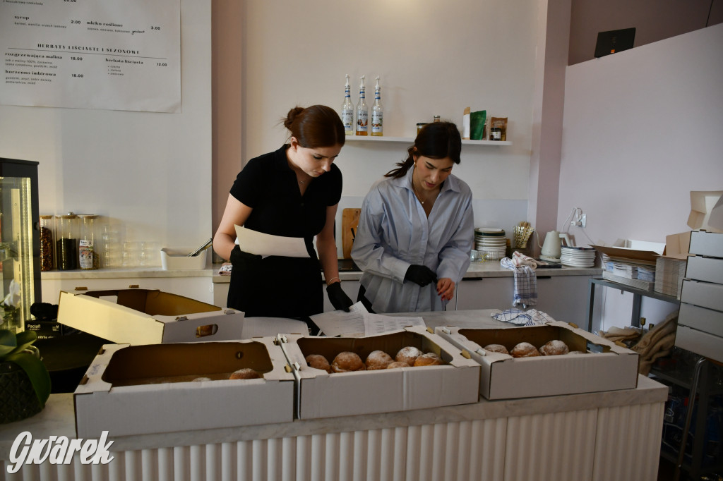 Pączki w Tarnowskich Górach. Z lukrem i bez cukru