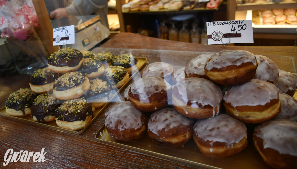 Pączki w Tarnowskich Górach. Z lukrem i bez cukru