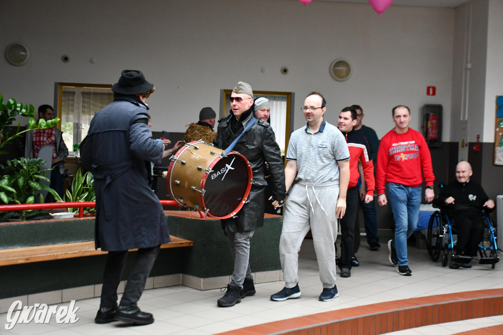Z berem przez Miedary. Wodzenie niedźwiedzia 2026
